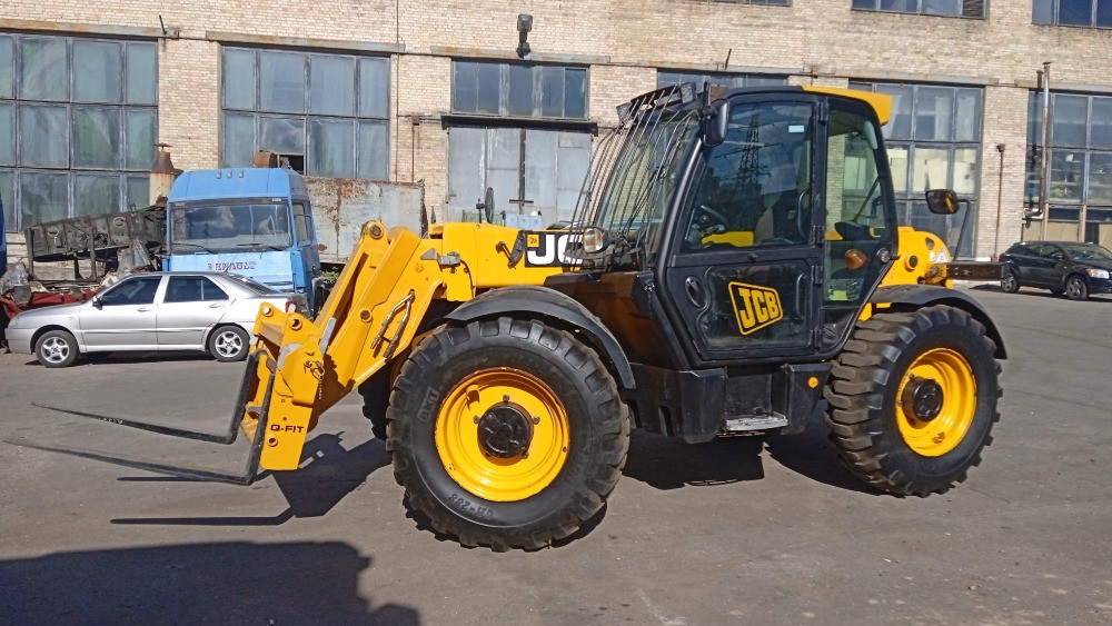 Телескопічний навантажувач JCB 531-70 Коростень - фото 1
